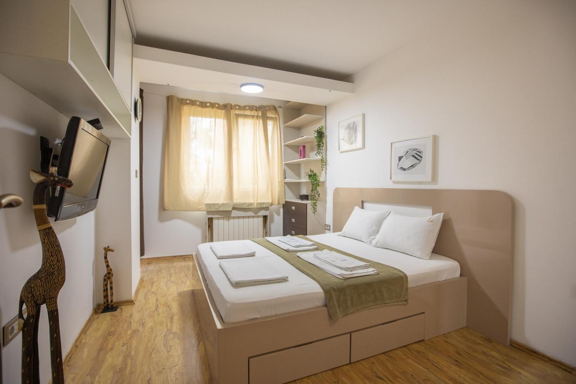 4 Rooms Apartments Ni Buitenkant foto