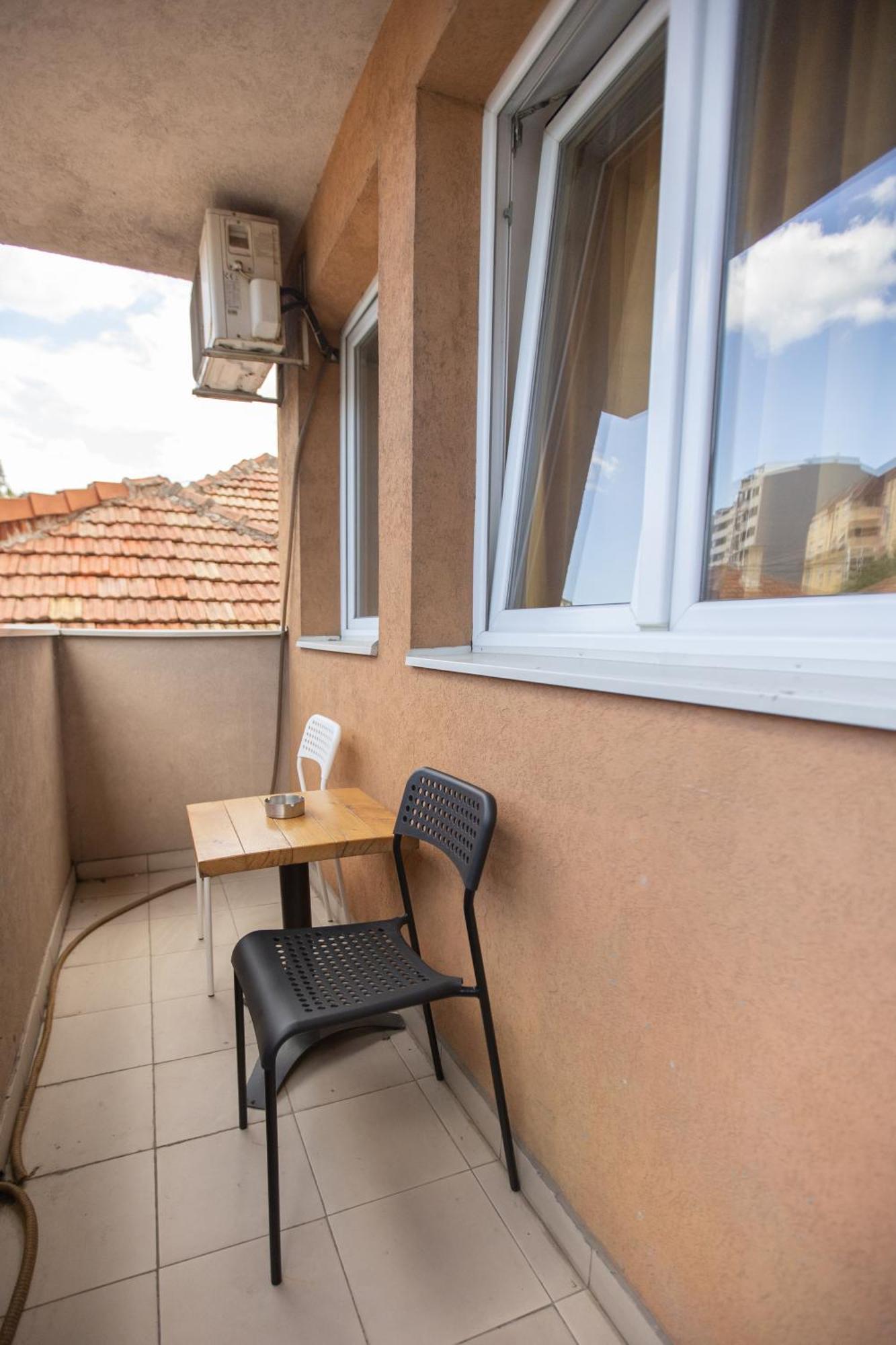 4 Rooms Apartments Ni Buitenkant foto