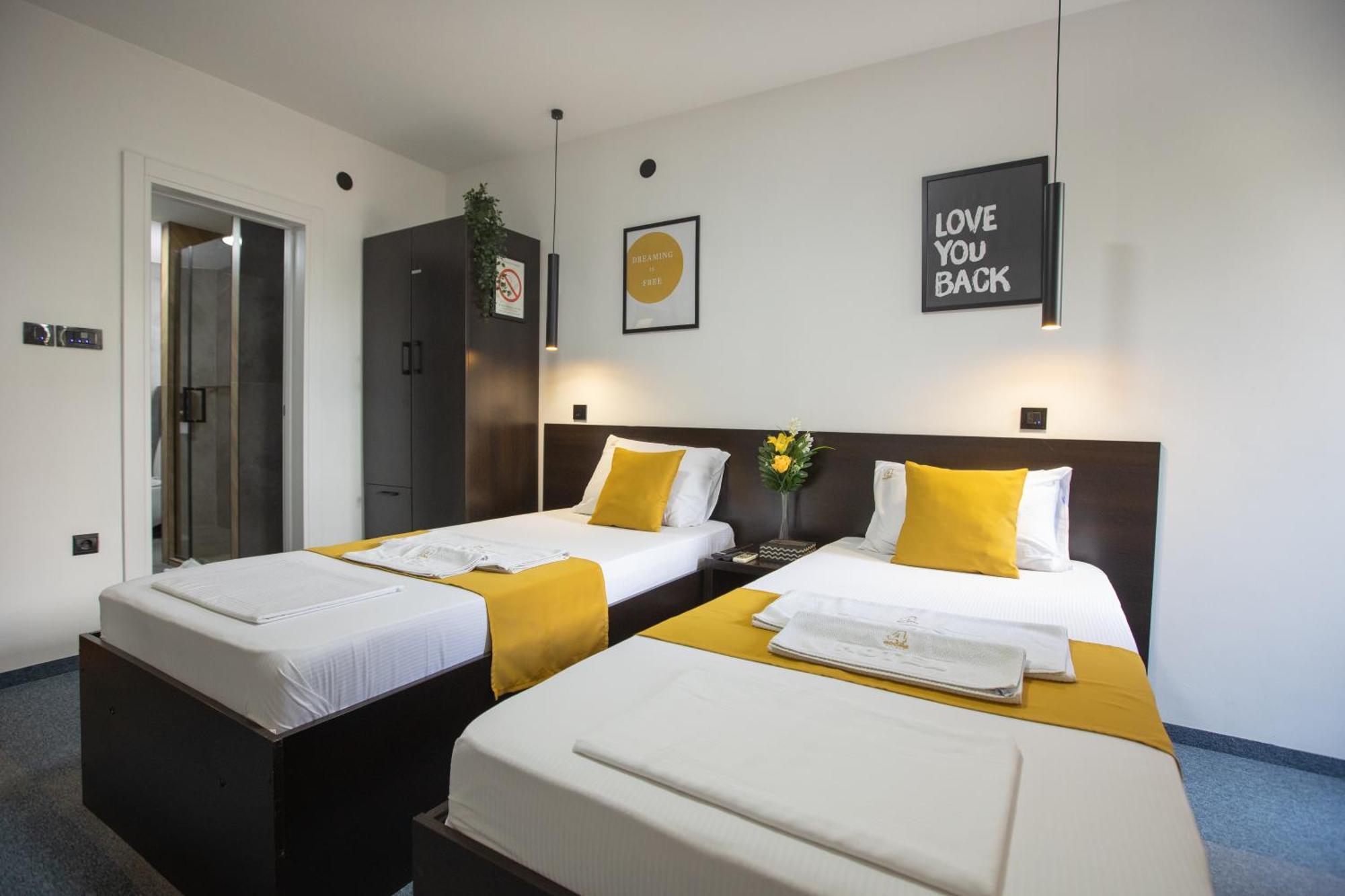 4 Rooms Apartments Ni Buitenkant foto