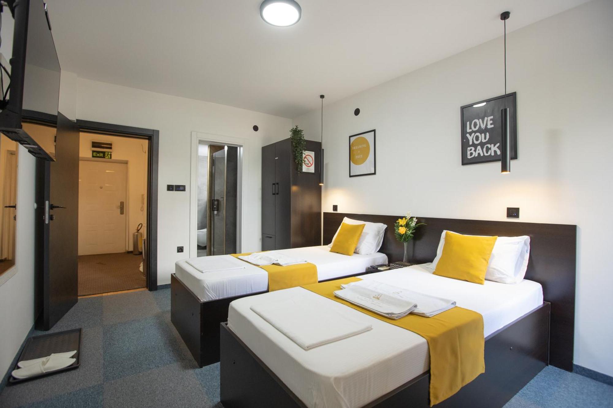 4 Rooms Apartments Ni Buitenkant foto