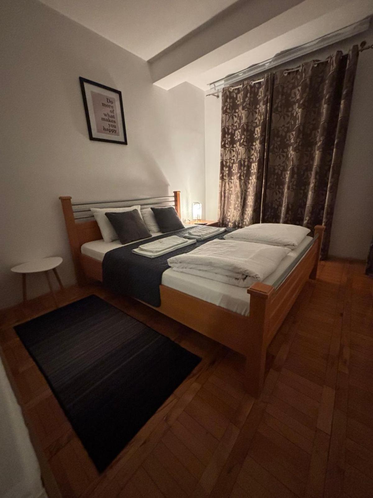 4 Rooms Apartments Ni Buitenkant foto