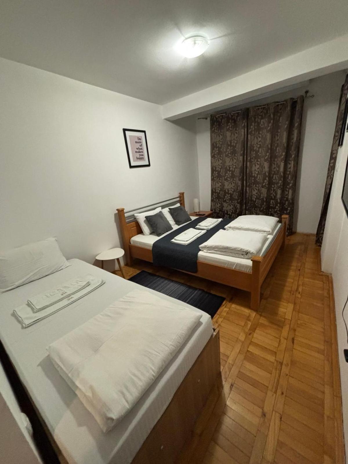 4 Rooms Apartments Ni Buitenkant foto