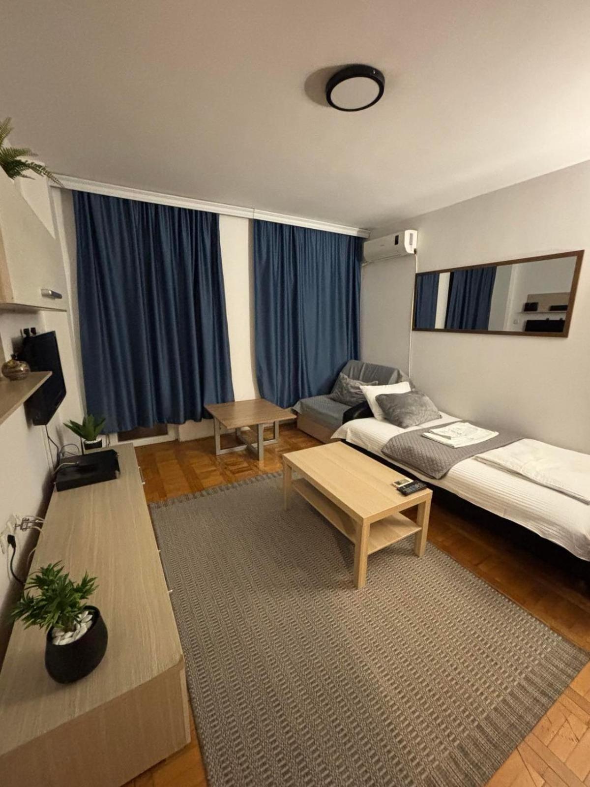 4 Rooms Apartments Ni Buitenkant foto